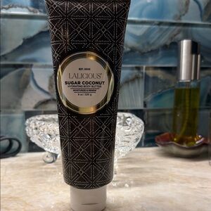 Sugar Coconut Hydrating Body Butter - Black